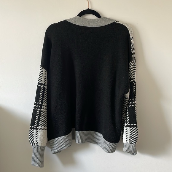 Calvin Klein Plaid Cardigan - Picture 2 of 2